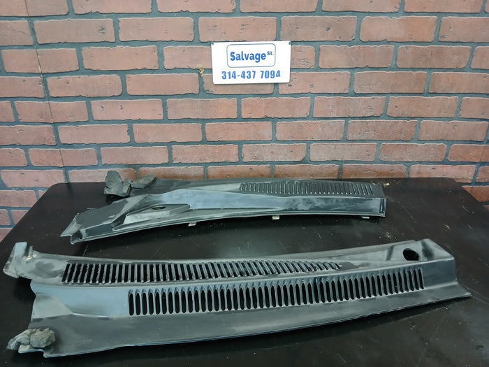 05-10 Grand Cherokee Windshield Dash Defroster Cowl Grille Trim Set 55156852ag