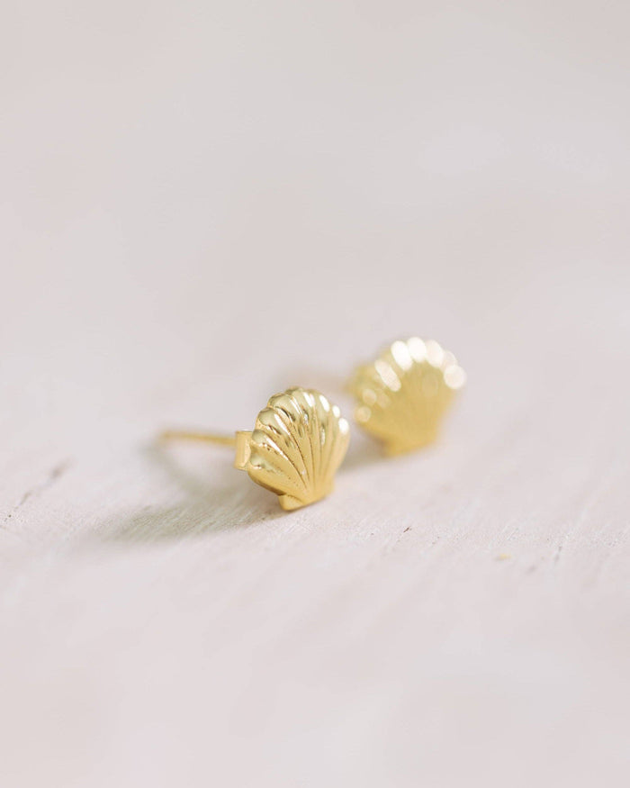 Coast and Cove - Gold Scallop Shell Studs