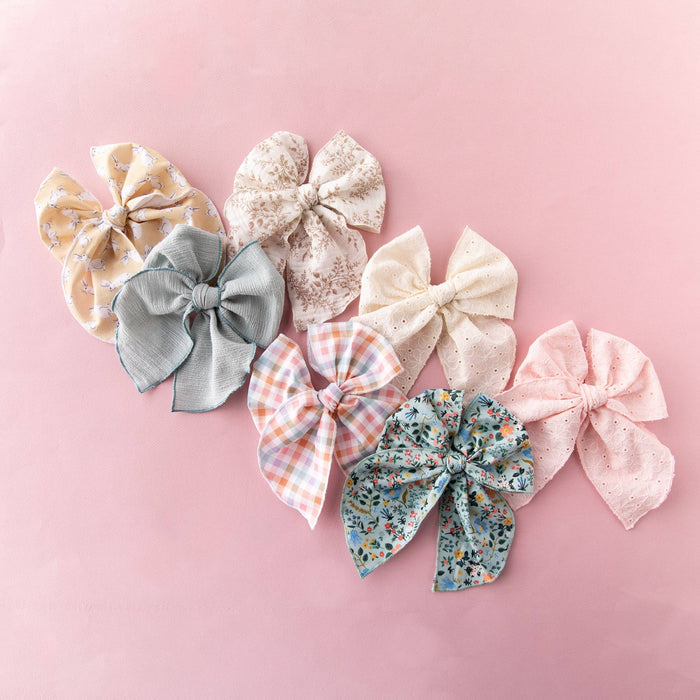 Modern Piggy - Secret Garden | Party Bow