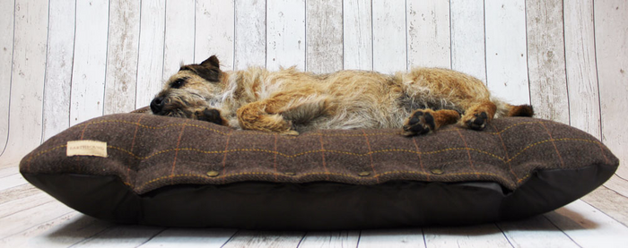 Tweed Pad Bed - Doghouse